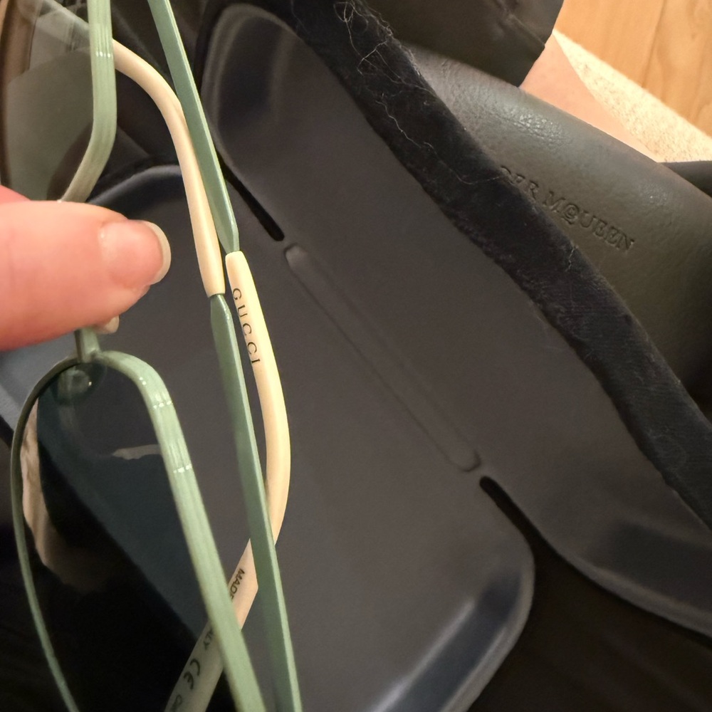 Gucci Sunglasses Tiffany Blue with Case - Picture 2 of 3